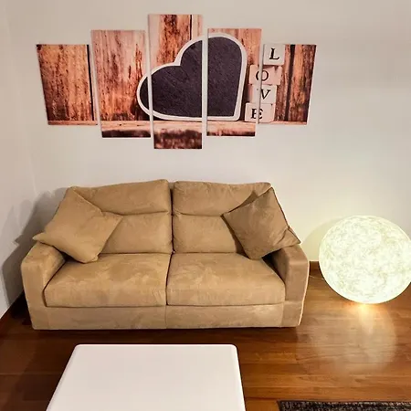 Piazza Italia Luxury Apartment *